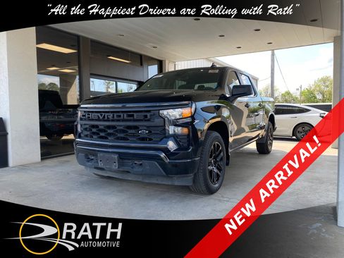Used 2022 Chevrolet Silverado 1500 Custom w/ LPO, Dark Essentials Package image 1