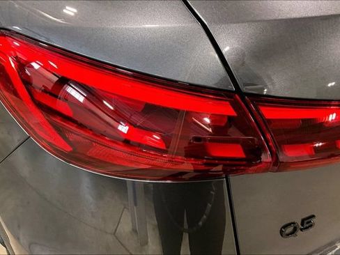 Used 2025 Audi Q5 Premium Plus w/ Premium Plus AWD/4WD image 29