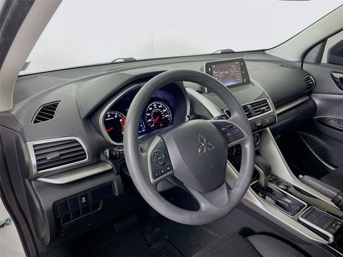 Used 2020 Mitsubishi Eclipse Cross LE image 12