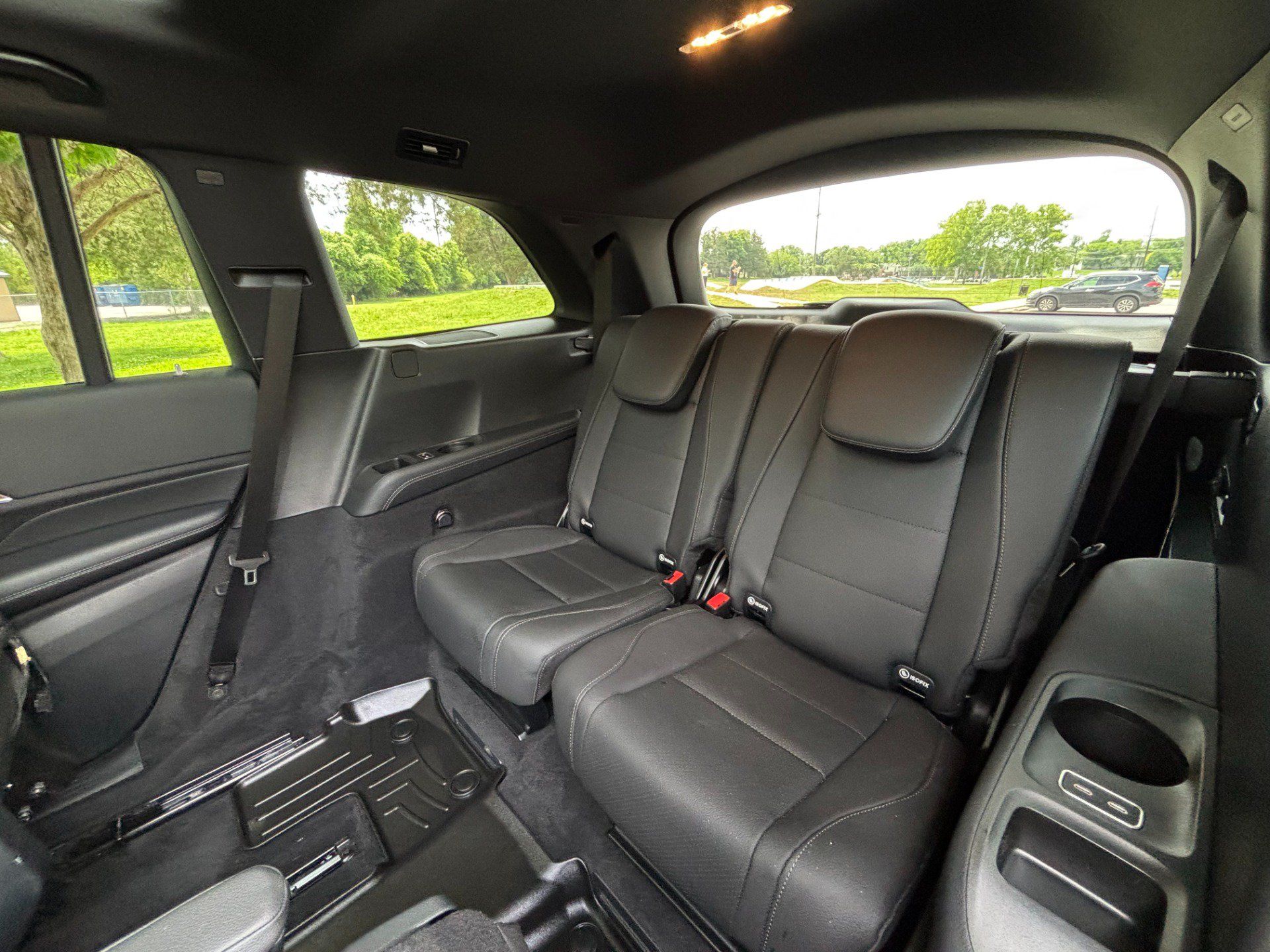 Used 2025 Mercedes-Benz GLS 450 4MATIC w/ AMG Line Exterior image 25