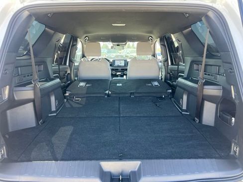 Used 2025 Toyota 4Runner SR5 AWD/4WD image 44