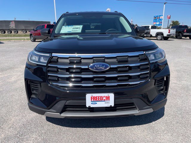 New 2026 Ford Explorer Active RWD image 2