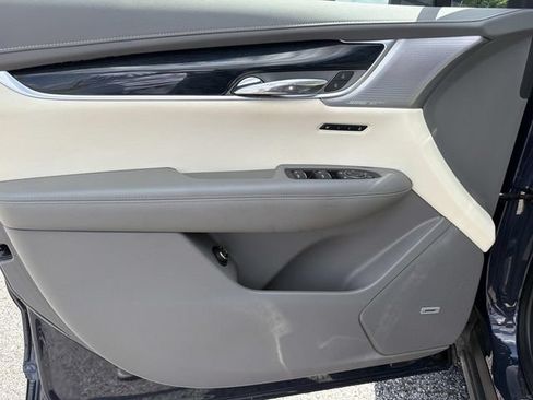 Used 2024 Cadillac XT6 Premium Luxury w/ Technology Package FWD image 34