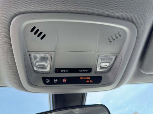 Used 2020 Chevrolet Malibu LT image 30