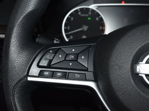 Used 2024 Nissan Altima 2.5 SV FWD image 7