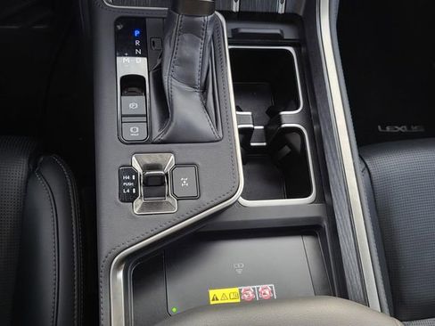 Used 2024 Lexus GX 550 w/ Accessory Package (2T) image 26