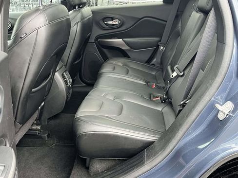 Used 2021 Jeep Cherokee Limited image 16