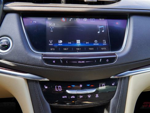 Used 2017 Cadillac XT5 Luxury w/ Driver Awareness Package image 28