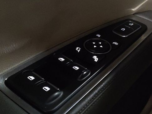 Used 2017 Lincoln Continental Select image 27