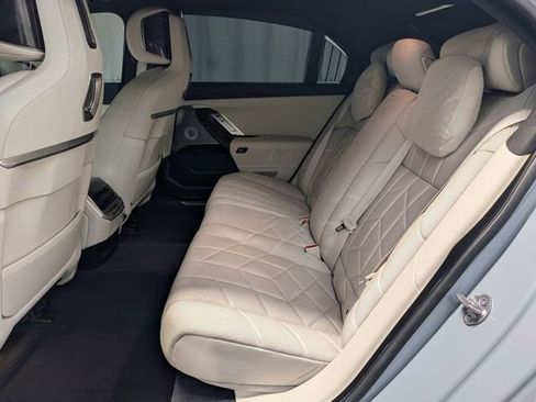 Used 2023 BMW 760i xDrive w/ Luxury Rear Seating Package AWD/4WD image 10