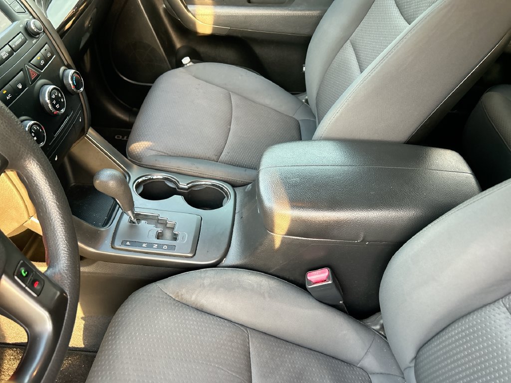 Used 2013 Kia Sorento LX w/ Convenience Pkg FWD image 26