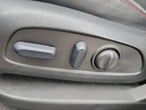 Used 2023 Chevrolet Equinox RS image 6