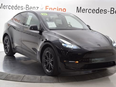 Used 2024 Tesla Model Y Long Range image 8