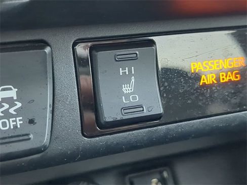 Used 2019 Toyota RAV4 XLE image 23