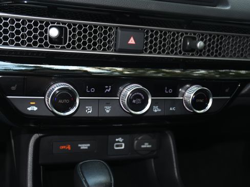 Certified 2024 Honda Civic EX image 15