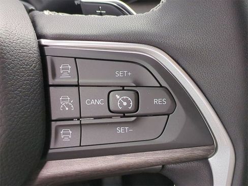 New 2025 Jeep Grand Cherokee Limited w/ Luxury Tech Group II image 29