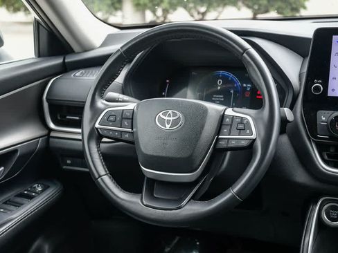 Used 2025 Toyota Grand Highlander FWD image 12