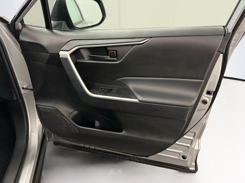 Used 2024 Toyota RAV4 LE image 33