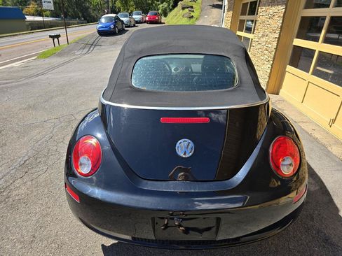 Used 2007 Volkswagen Beetle Convertible w/ Package 1 FWD image 9