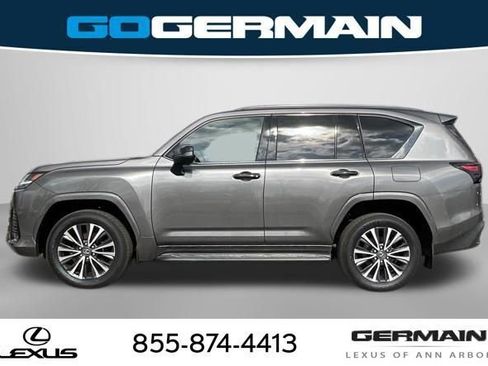 New 2026 Lexus LX 600 4WD w/ Interior Upgrade Package image 3