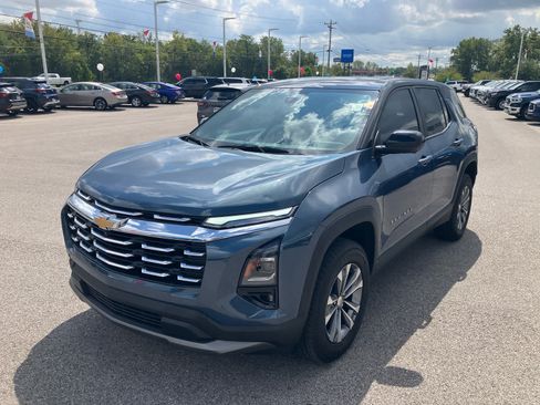 Used 2026 Chevrolet Equinox LT w/ Safety and Technology Package FWD image 3