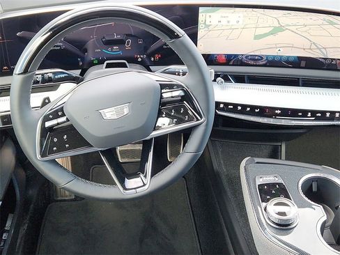 New 2026 Cadillac Optiq Luxury 2 image 15