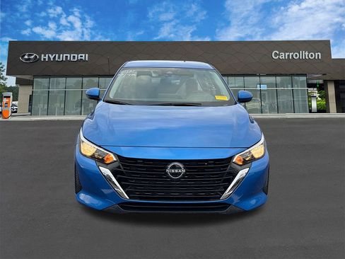 Used 2024 Nissan Sentra SV image 2