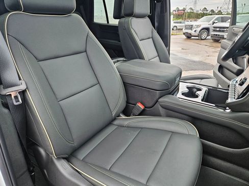 New 2026 GMC Yukon Elevation w/ Elevation Premium Package AWD/4WD image 32