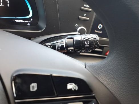 New 2026 Hyundai Elantra SE FWD image 28