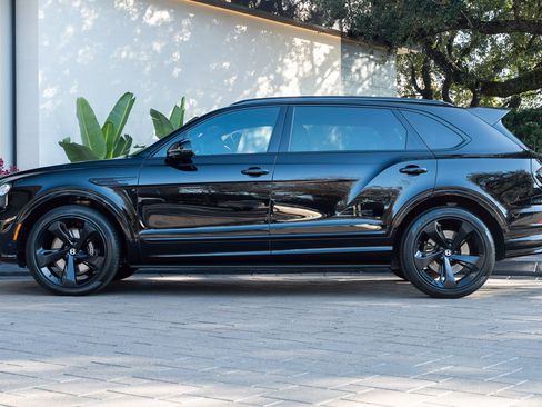 Used 2023 Bentley Bentayga Extended Wheelbase image 51