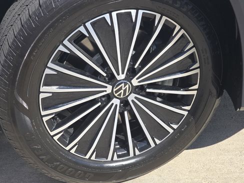 New 2025 Volkswagen Tiguan S image 13