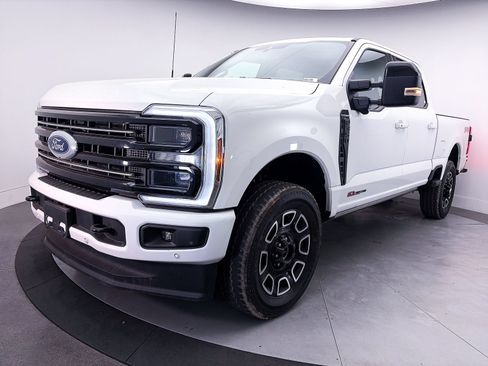 Used 2025 Ford F350 Platinum AWD/4WD image 15