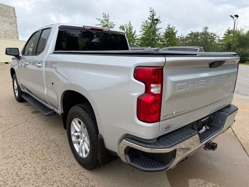 Used 2021 Chevrolet Silverado 1500 LT AWD/4WD image 3