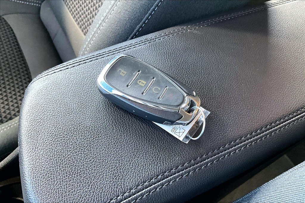 Used 2023 Chevrolet Bolt LT FWD image 30