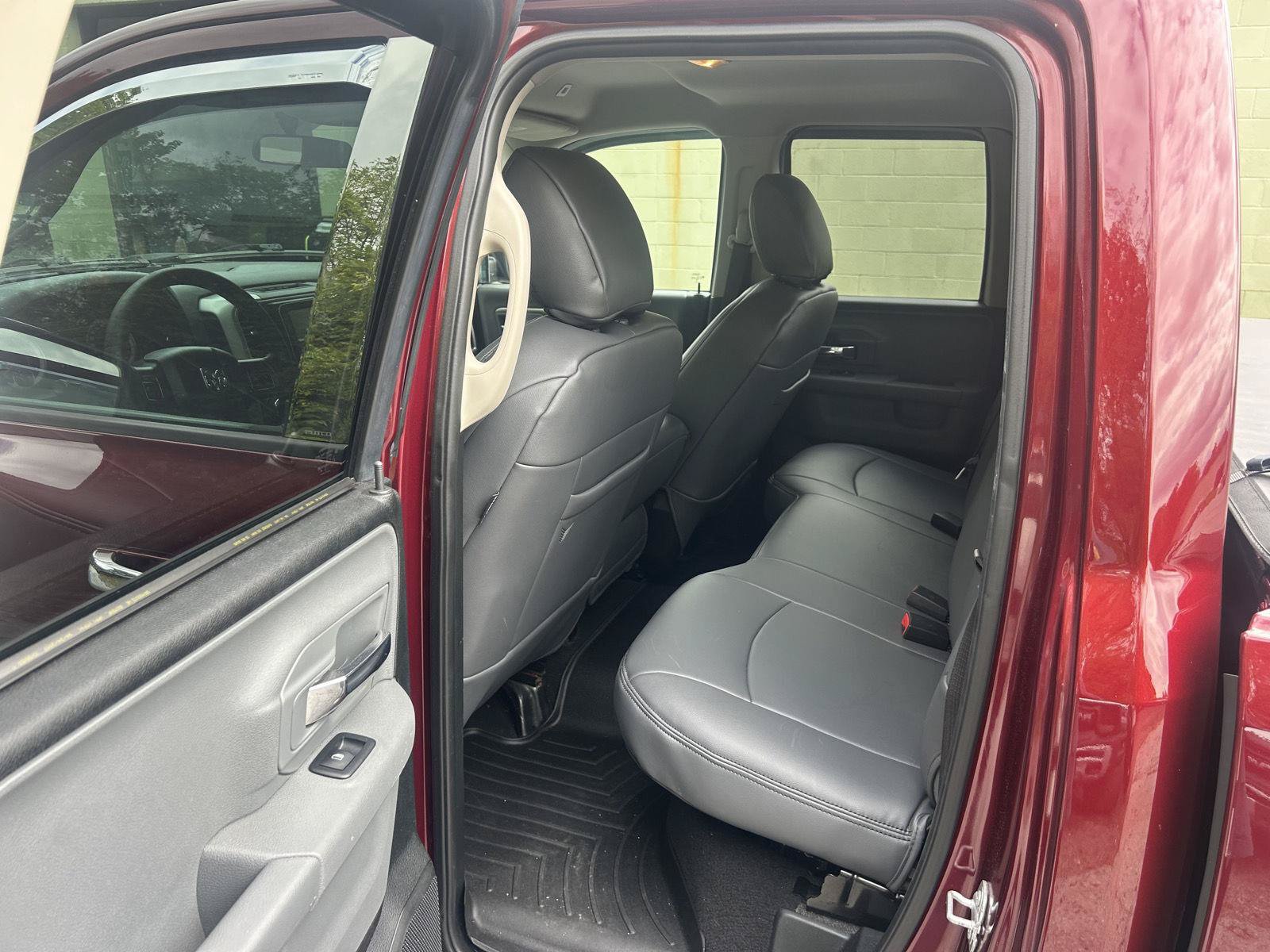Used 2017 RAM 1500 Classic SLT AWD/4WD image 11
