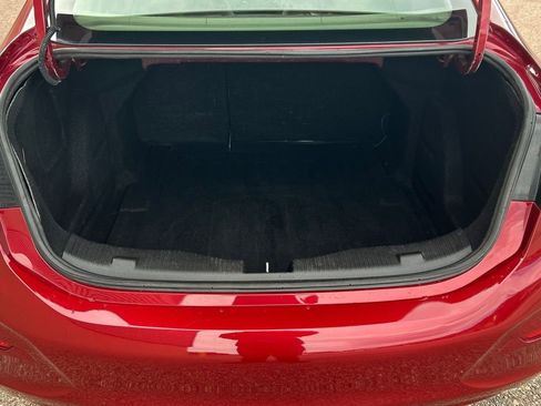 Used 2018 Chevrolet Cruze LT image 12