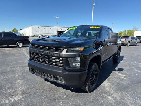 Used 2022 Chevrolet Silverado 3500 W/T AWD/4WD image 2