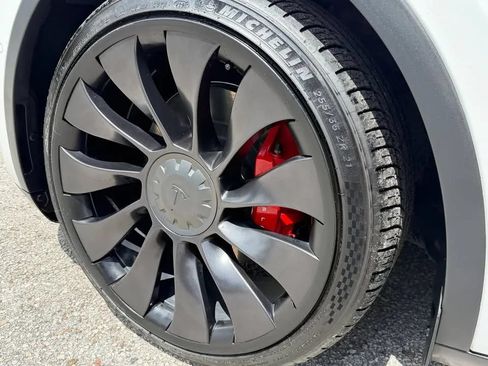 Used 2022 Tesla Model Y Performance AWD/4WD image 17