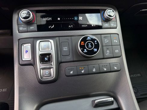 Used 2024 Hyundai Palisade Calligraphy image 27
