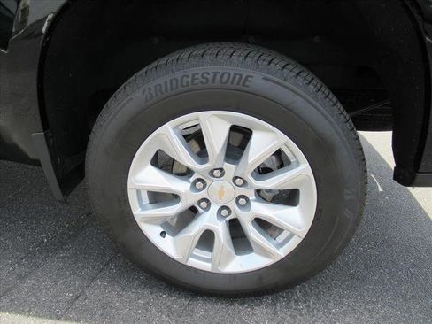 Used 2025 Chevrolet Silverado 1500 Custom image 8