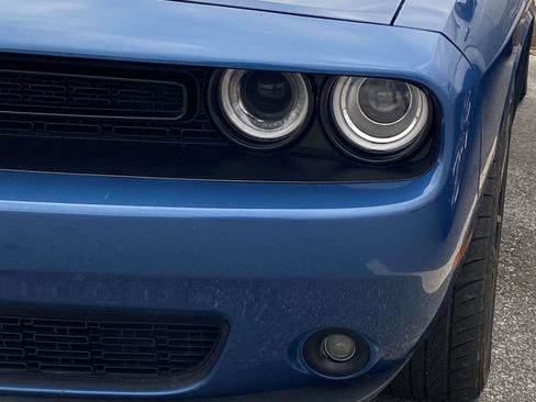 Used 2022 Dodge Challenger SXT w/ Plus Package image 4