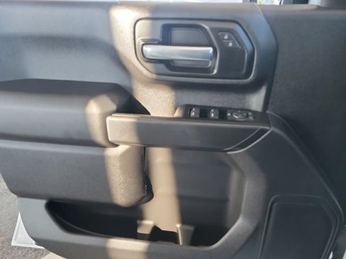 Certified 2025 Chevrolet Silverado 2500 Custom AWD/4WD image 18