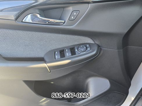 Used 2025 Chevrolet TrailBlazer LT image 32