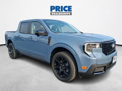 New 2025 Ford Maverick Lariat w/ Black Appearance Package