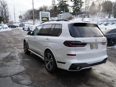Used 2025 BMW X7 xDrive40i w/ M Sport Package image 9