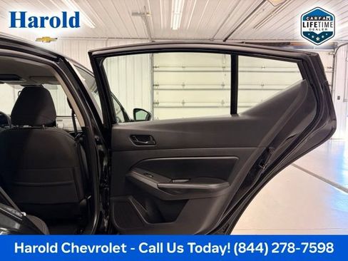 Used 2025 Nissan Altima 2.5 SV FWD image 8