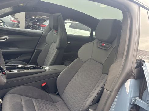 New 2025 Audi S e-tron GT Prestige image 13