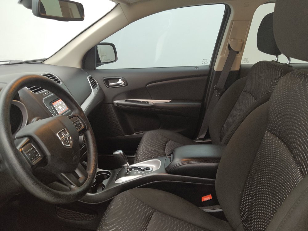 Used 2020 Dodge Journey SE w/ Blacktop Package FWD image 17