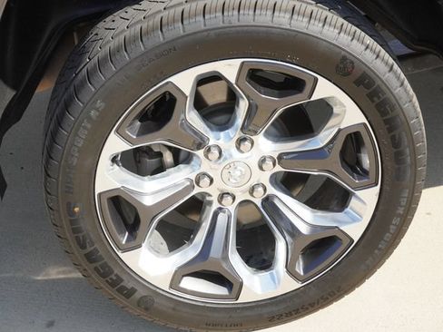 Used 2021 RAM 1500 Limited w/ Body Color Bumper Group RWD image 11