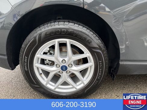 Used 2021 Ford Edge SE image 6